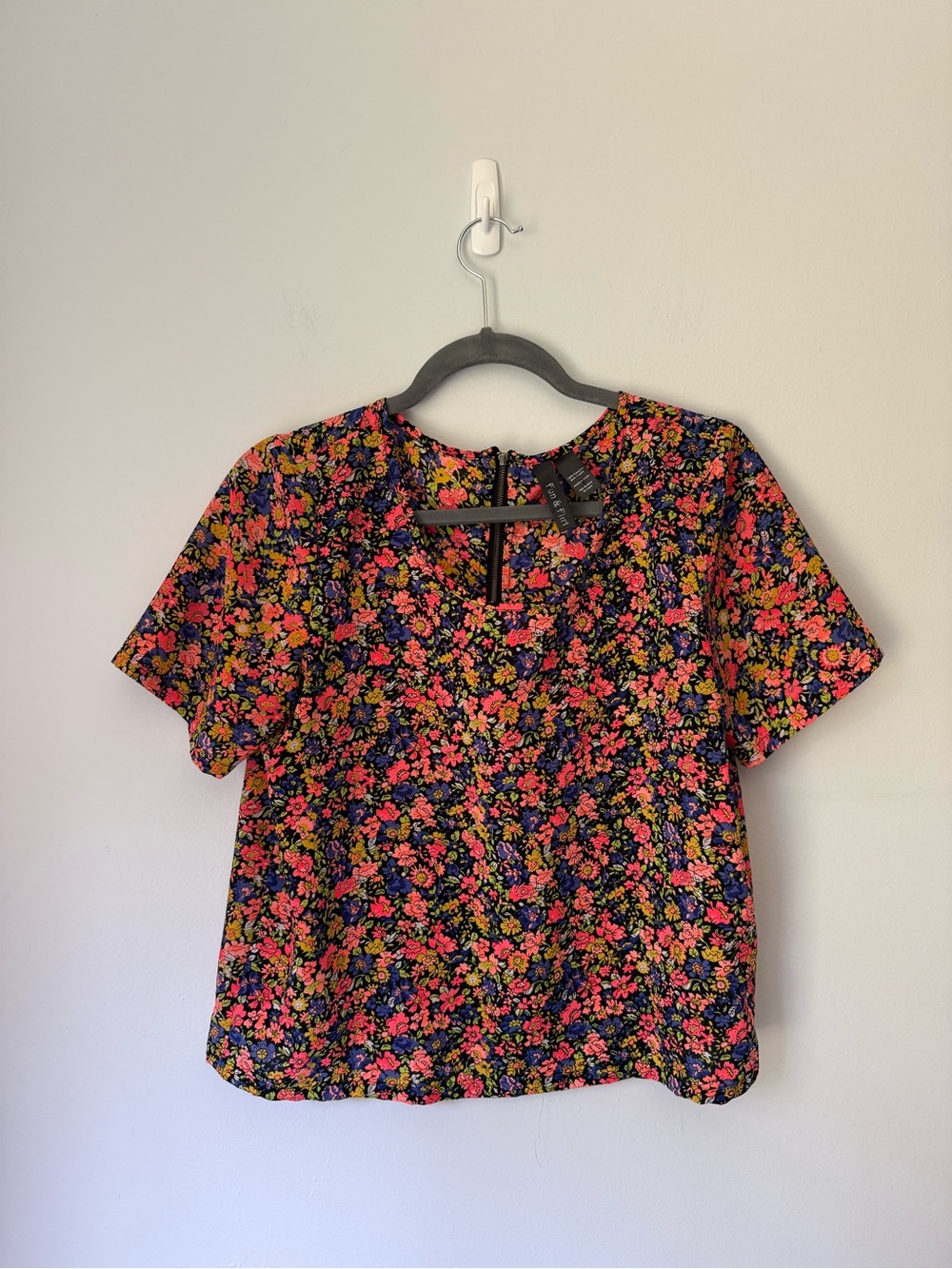 Women's Floral Print Short Sleeve Zipper Top